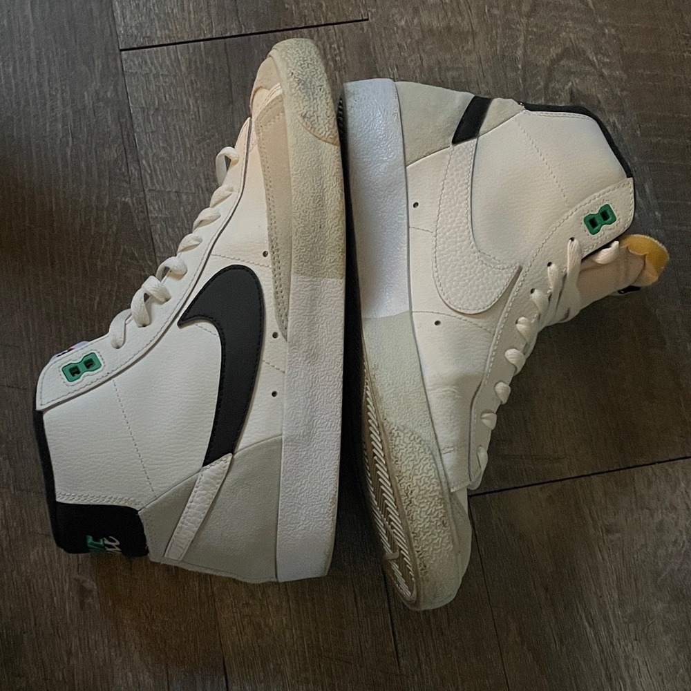 Nike Blazer Mid 77 White Black Green Split Logo High Top Sneakers Mens - Picture 9 of 10